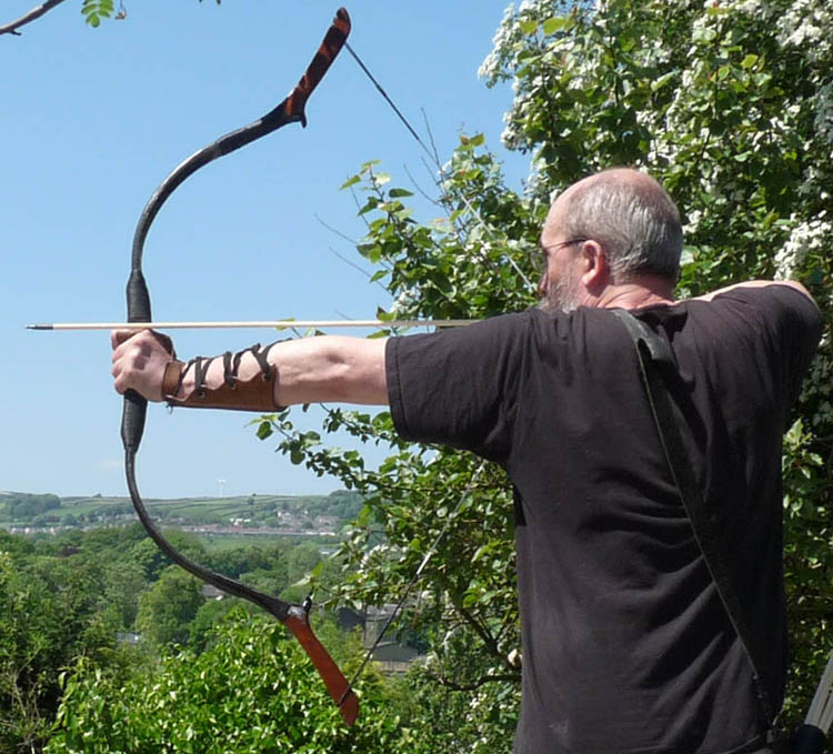 MONGOLIAN BOWS Traditional Mongol style bows, horn,wood and sinew composits